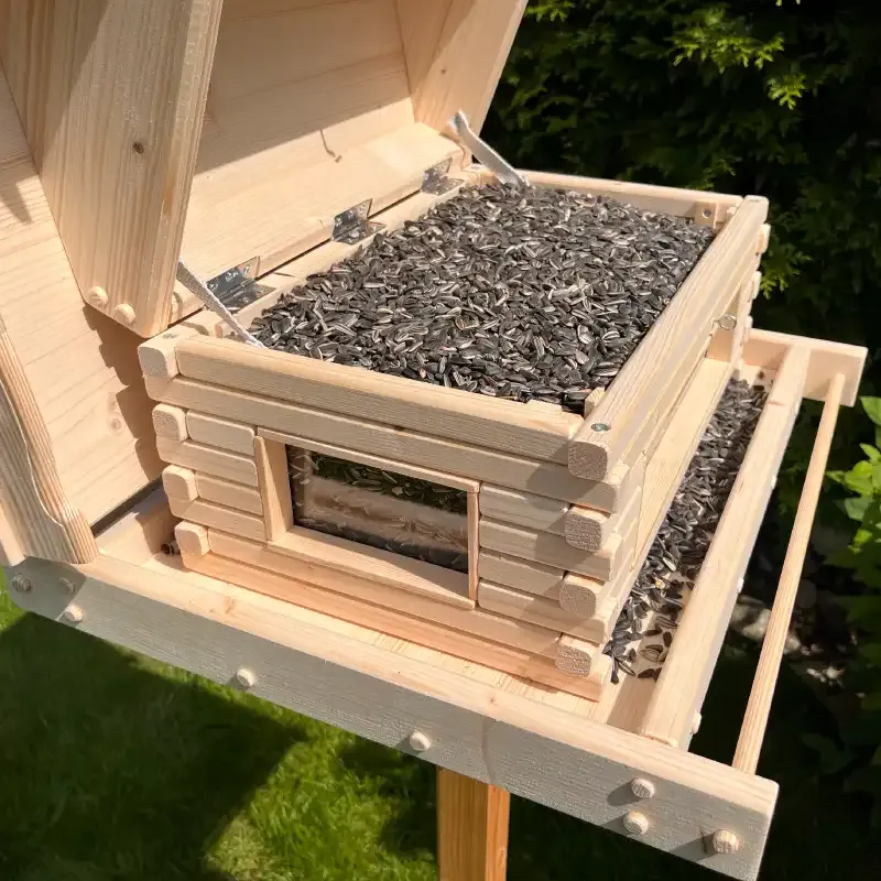 Vogelstation Harry-mit-3-Kg-Vogelfutterspender